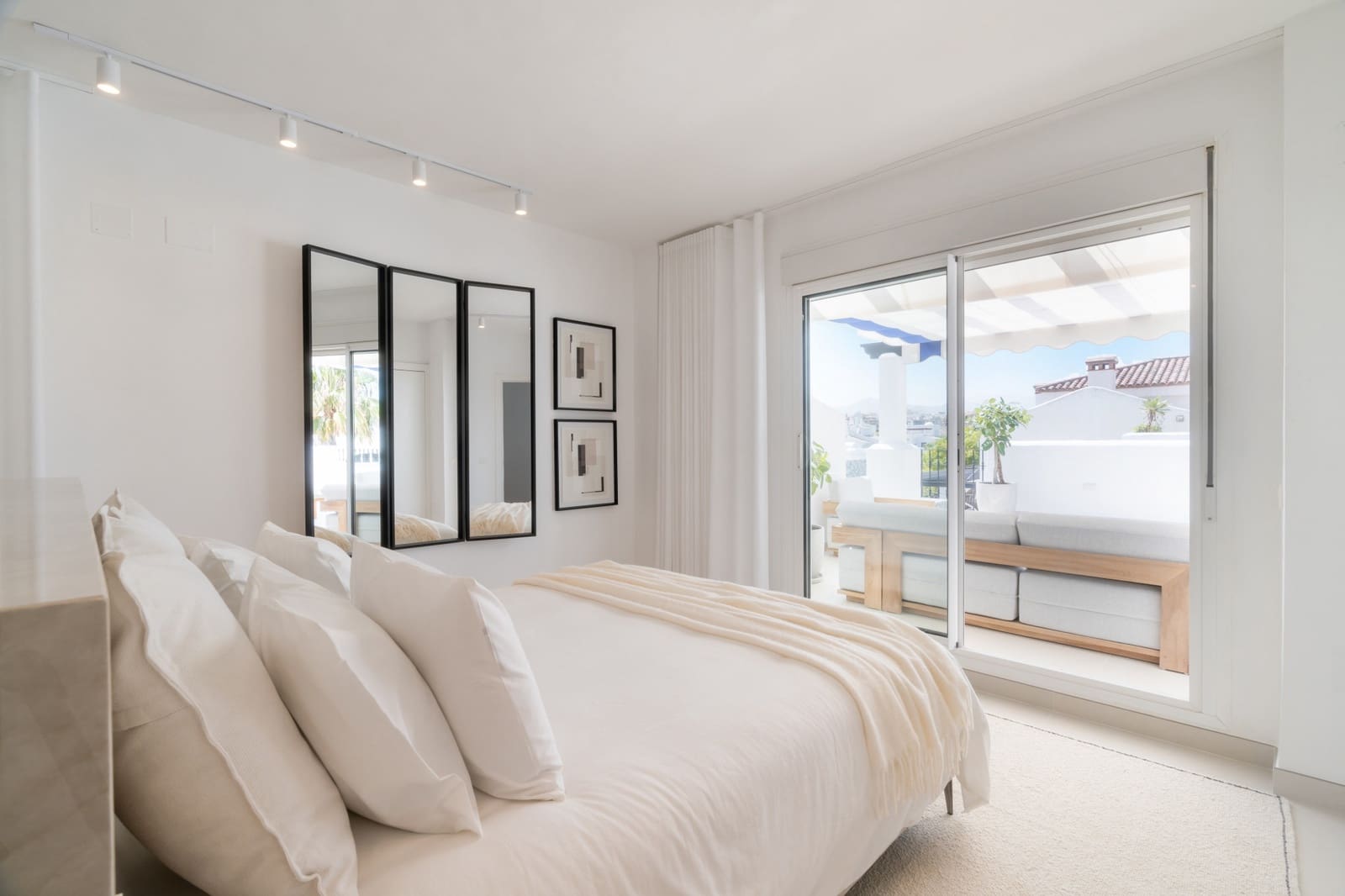 3 soveværelse Penthouse til salg i San Pedro de Alcantara med swimmingpool garage - € 1.695.000 (Ref: 9215746)