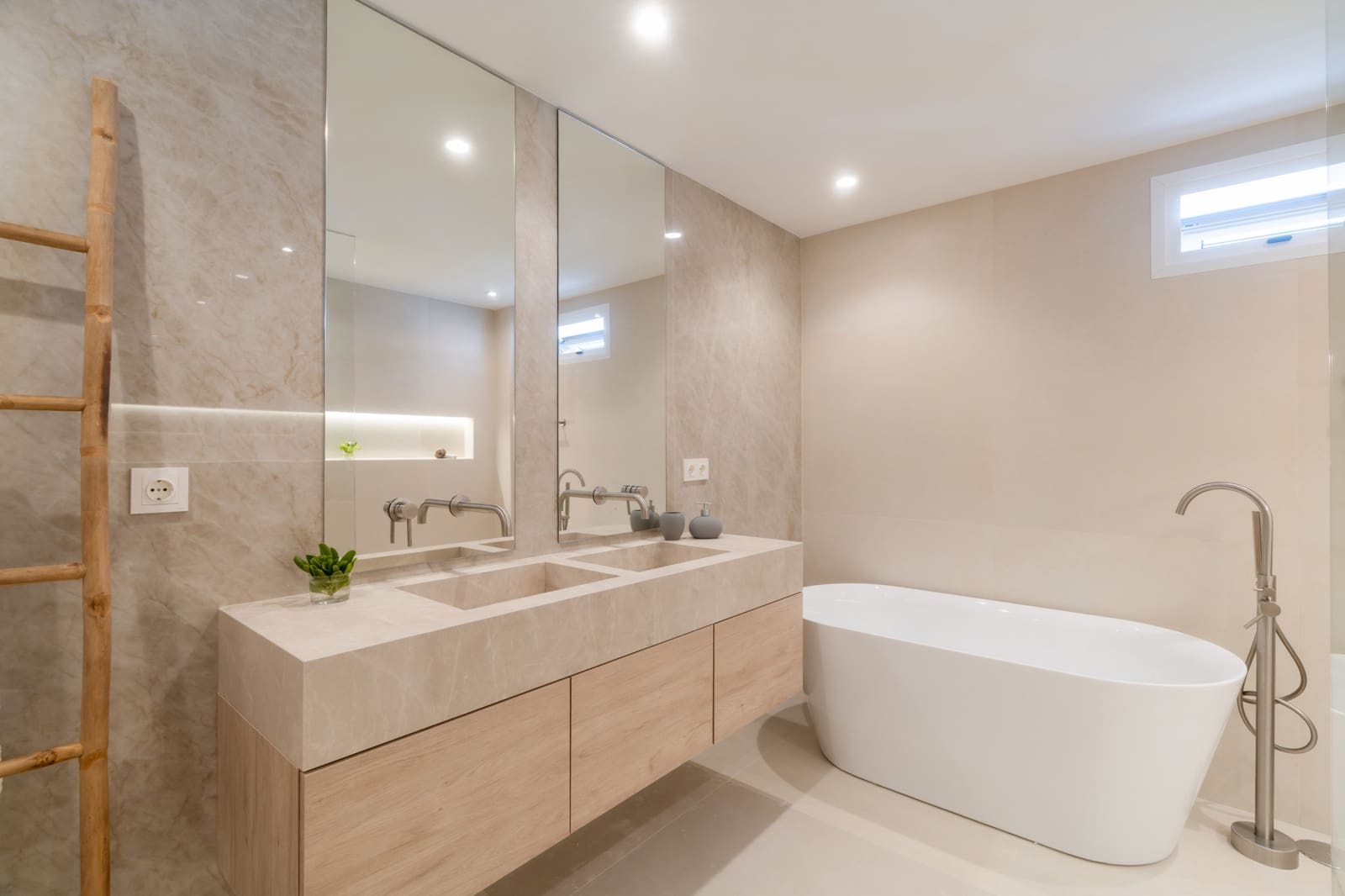 3 soveværelse Penthouse til salg i San Pedro de Alcantara med swimmingpool garage - € 1.695.000 (Ref: 9215746)