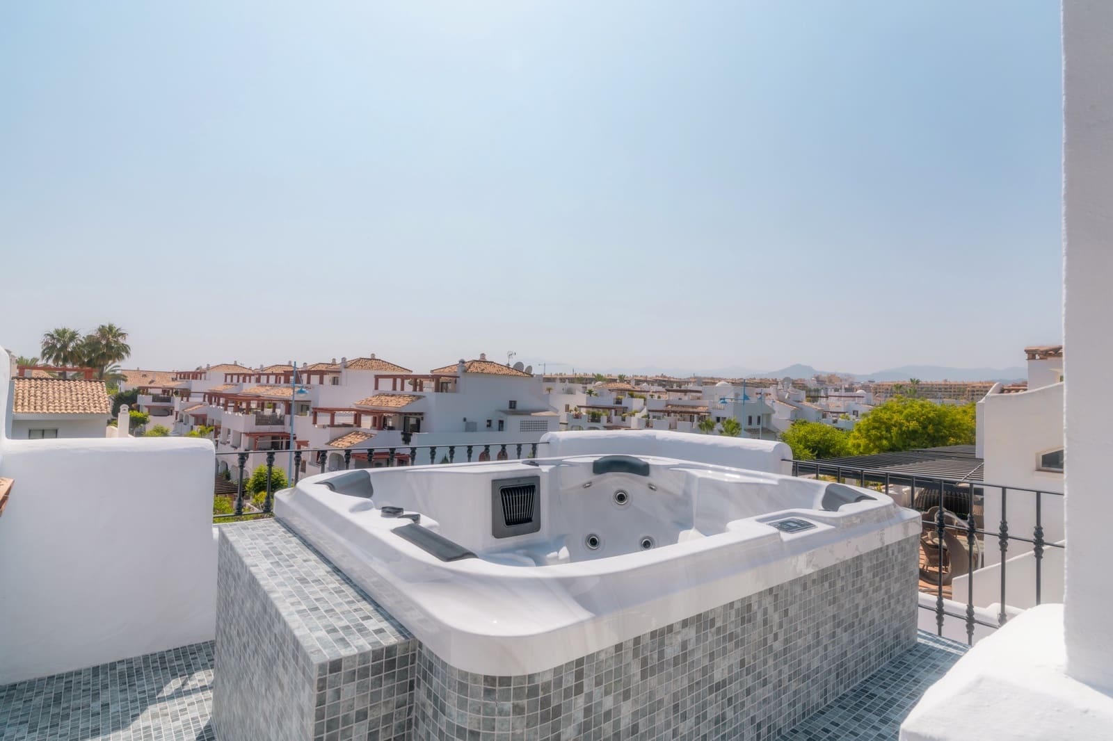 3 soveværelse Penthouse til salg i San Pedro de Alcantara med swimmingpool garage - € 1.695.000 (Ref: 9215746)