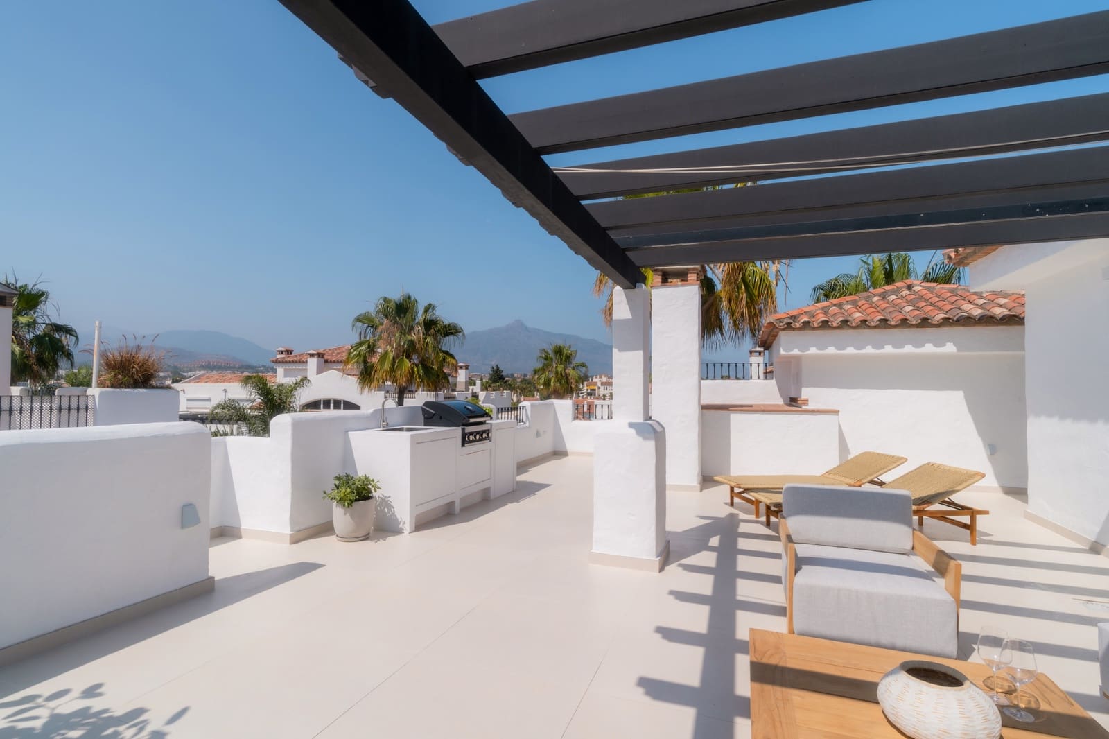 3 soveværelse Penthouse til salg i San Pedro de Alcantara med swimmingpool garage - € 1.695.000 (Ref: 9215746)