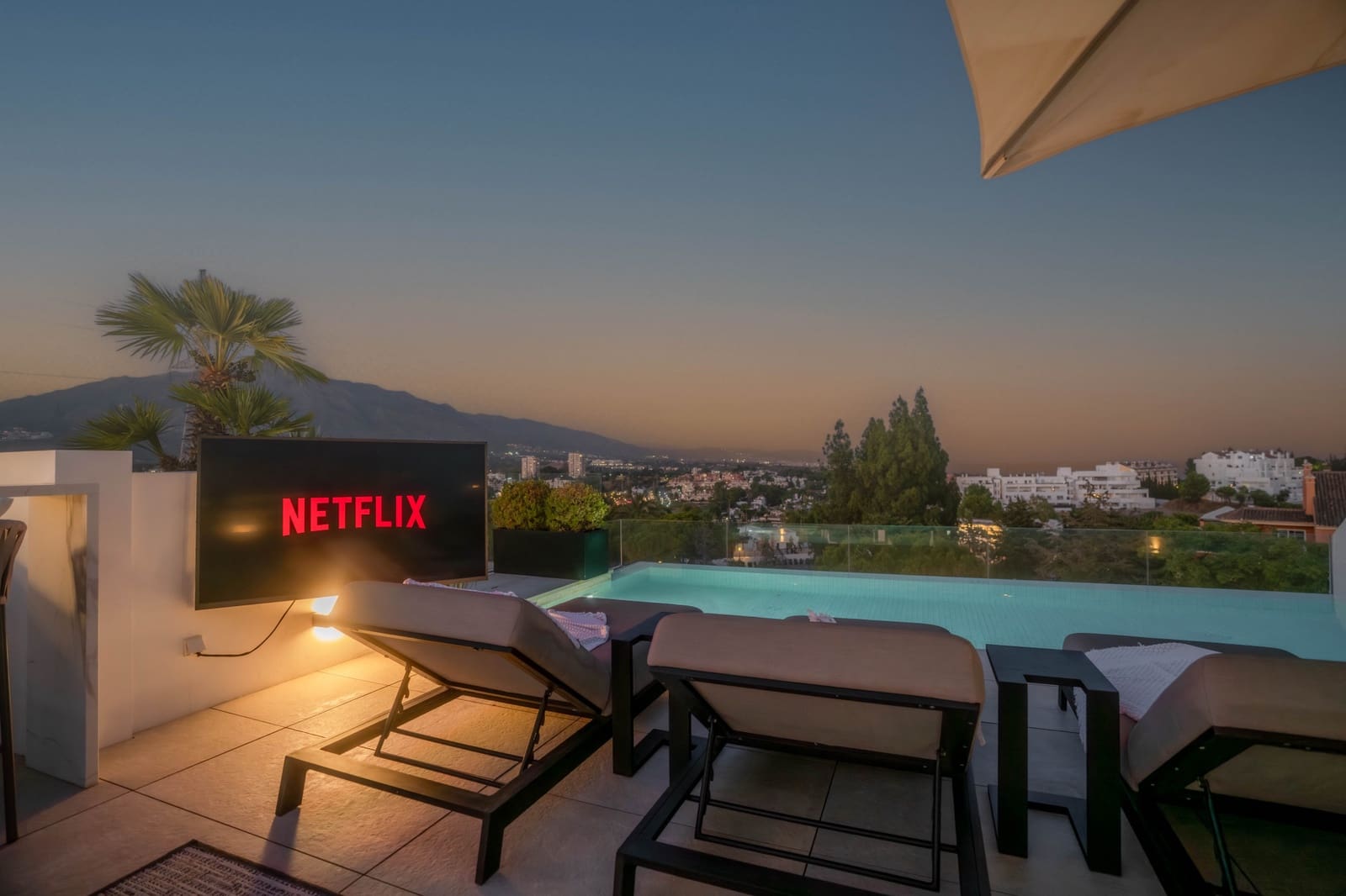 3 soveværelse Villa til salg i Marbella med swimmingpool garage - € 4.495.000 (Ref: 9215747)