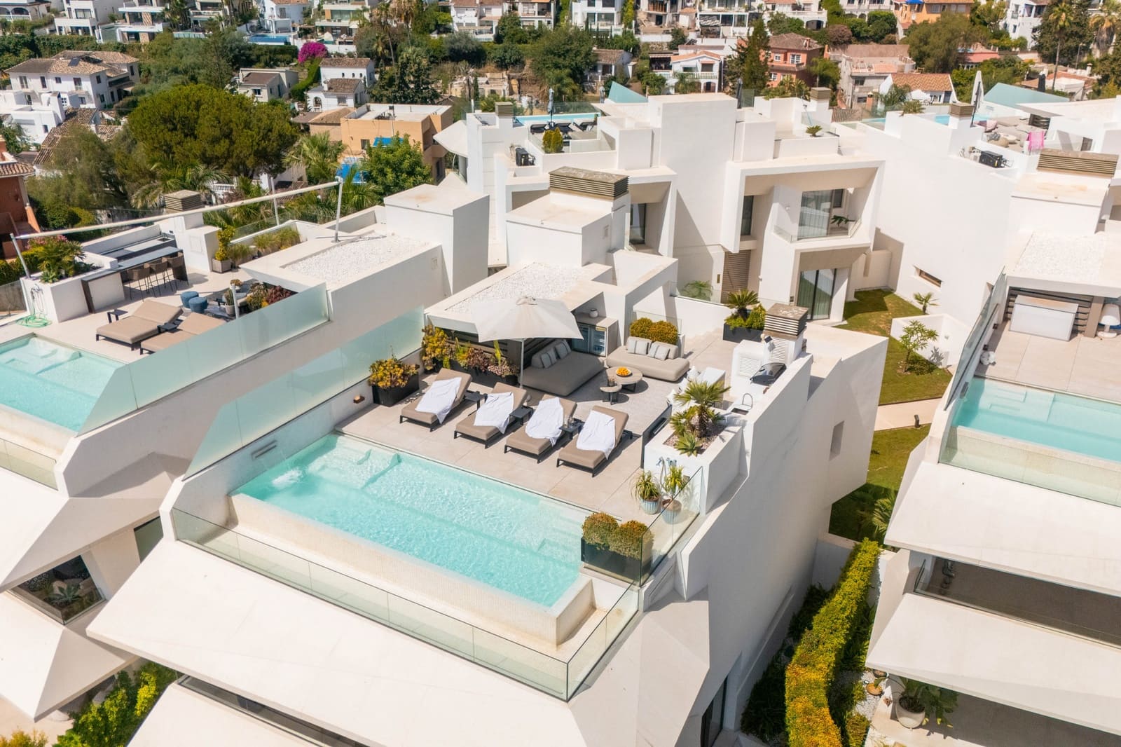 3 soveværelse Villa til salg i Marbella med swimmingpool garage - € 4.495.000 (Ref: 9215747)