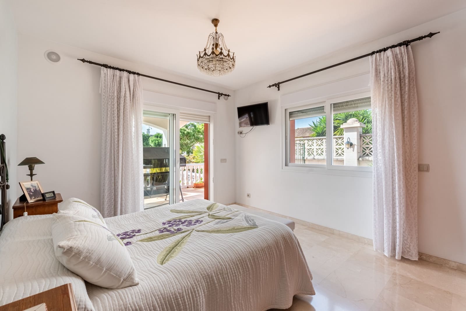 6 slaapkamer Villa te koop in San Pedro de Alcantara met zwembad garage - € 2.750.000 (Ref: 9217240)