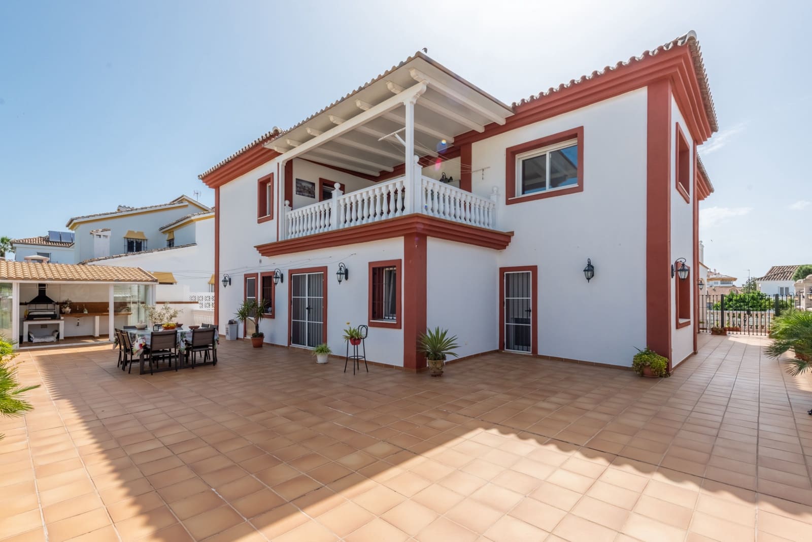 6 bedroom Villa for sale in San Pedro de Alcantara with pool garage - € 2,750,000 (Ref: 9217240)