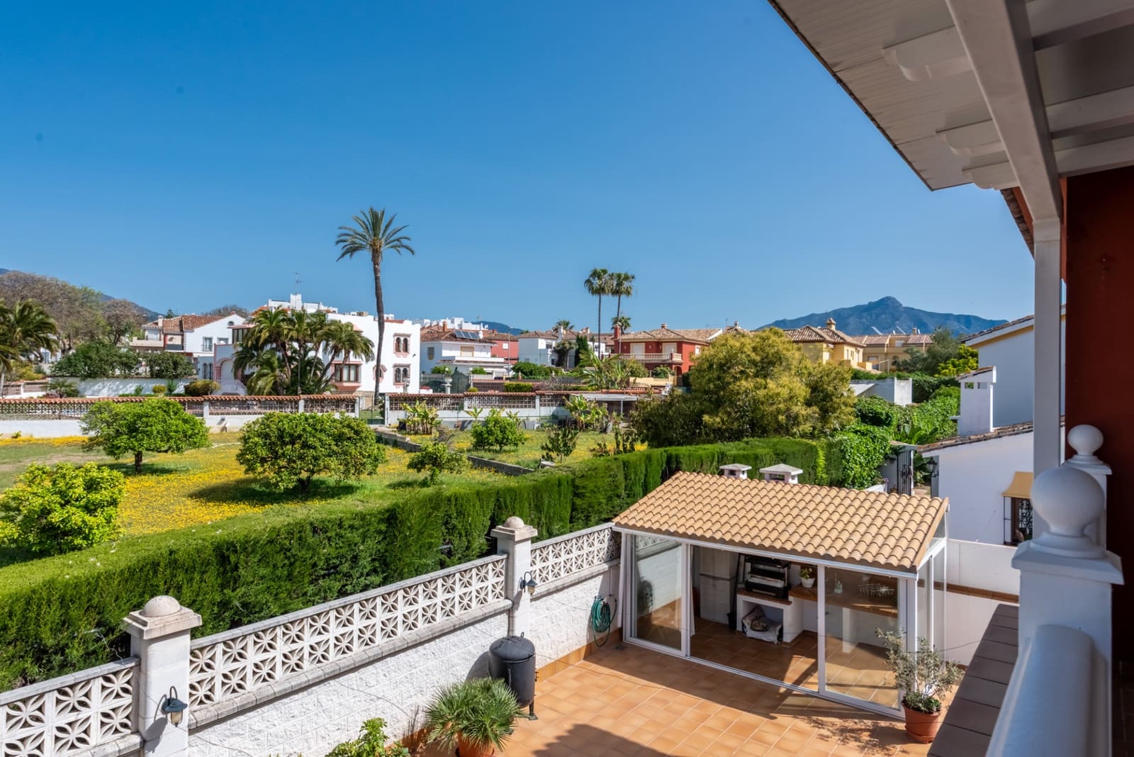 6 bedroom Villa for sale in San Pedro de Alcantara with pool garage - € 2,750,000 (Ref: 9217240)