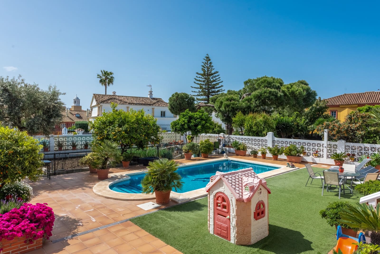6 bedroom Villa for sale in San Pedro de Alcantara with pool garage - € 2,750,000 (Ref: 9217240)