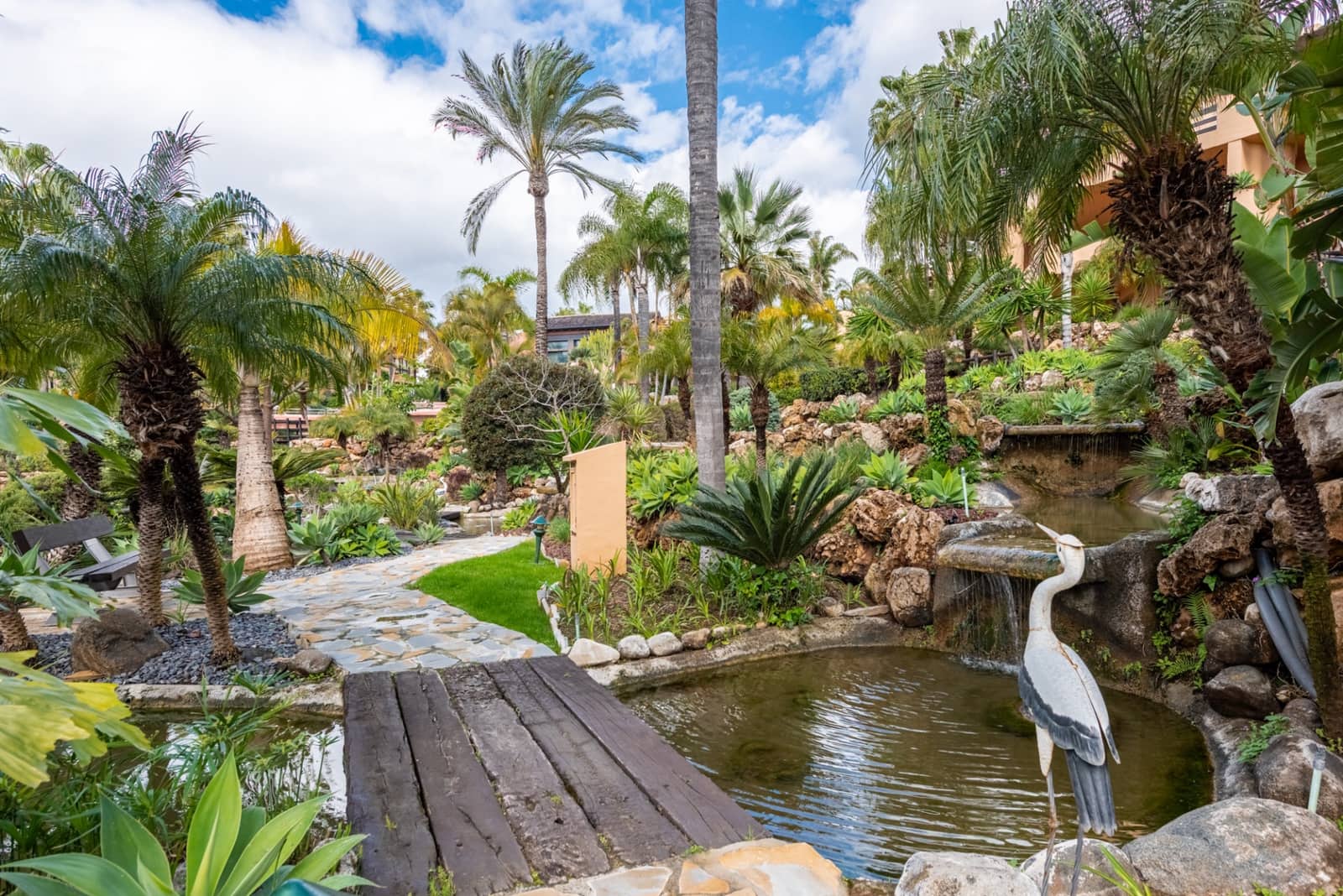 2 sypialnia Apartament na sprzedaż w Marbella z basenem garażem - 1 395 000 € (Ref: 9217241)