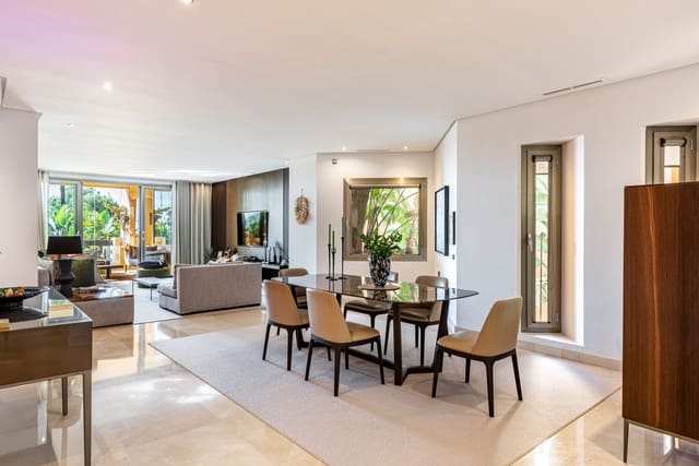 2 makuuhuone Huoneisto myytävänä paikassa Sierra Blanca, Marbella mukana uima-altaan 
autotalli - 1 395 000 € (Ref: 9217241)