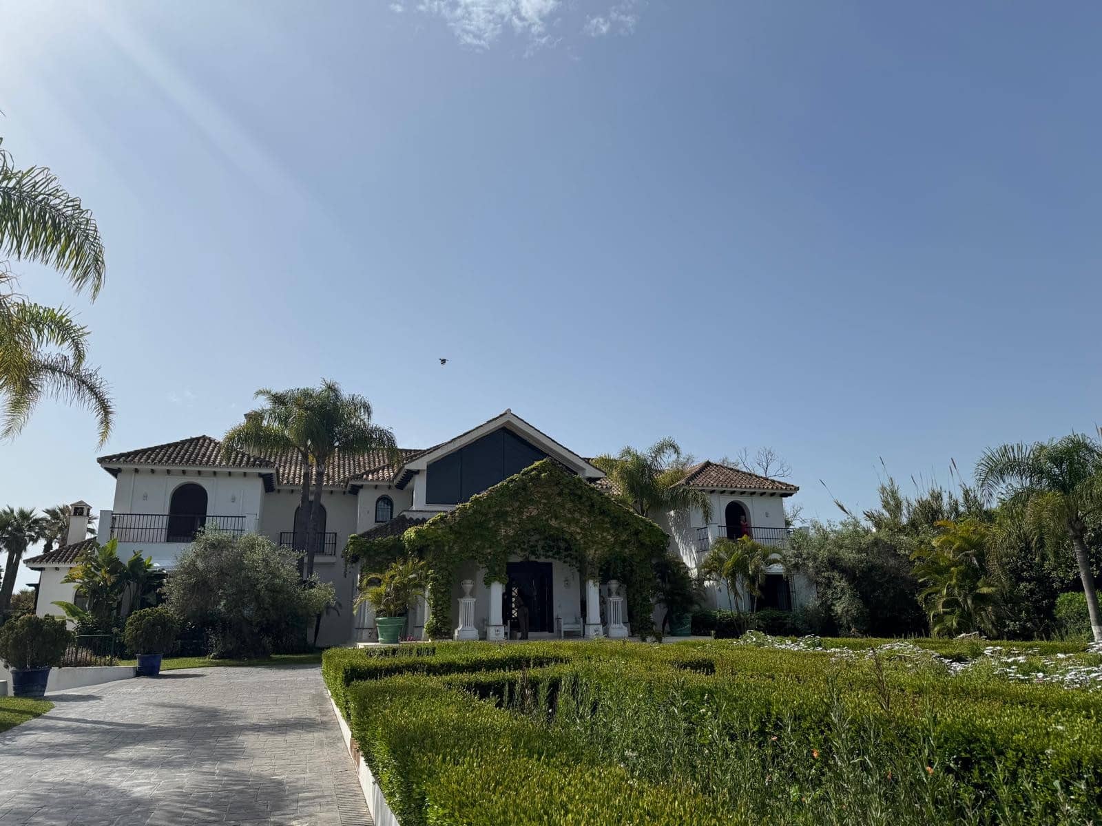 8 soverom Villa til salgs i New Golden Mile med svømmebasseng garasje - € 11 900 000 (Ref: 9217242)