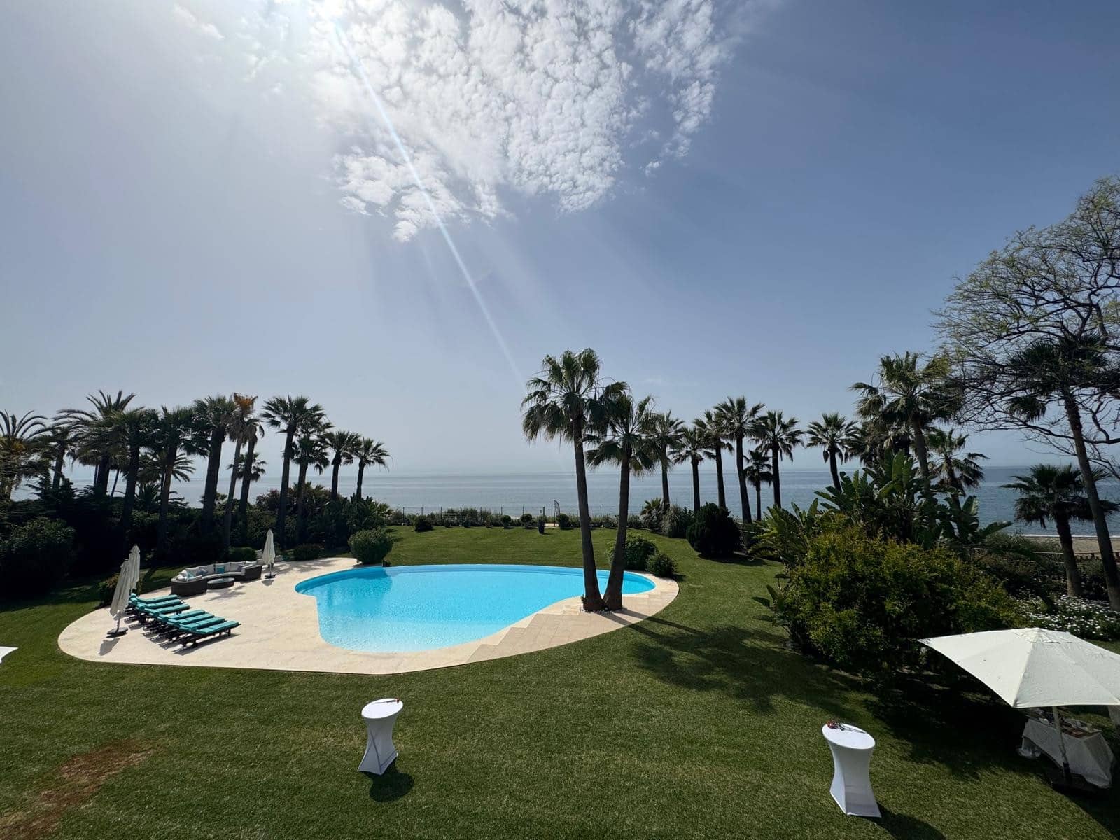 8 soverom Villa til salgs i New Golden Mile med svømmebasseng garasje - € 11 900 000 (Ref: 9217242)