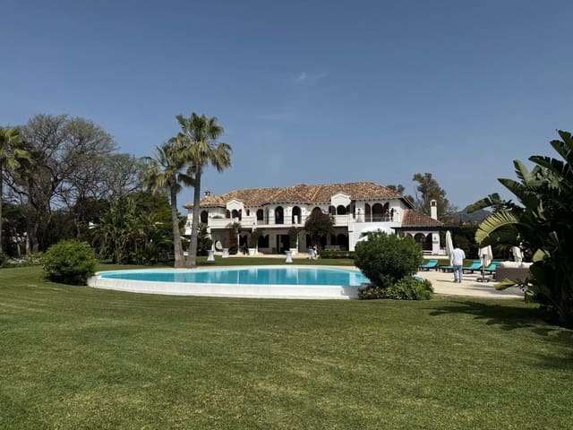 Chalet de 8 habitaciones en Paraiso - Barronal, Estepona en venta con piscina garaje - 11.900.000 € (Ref: 9217242)