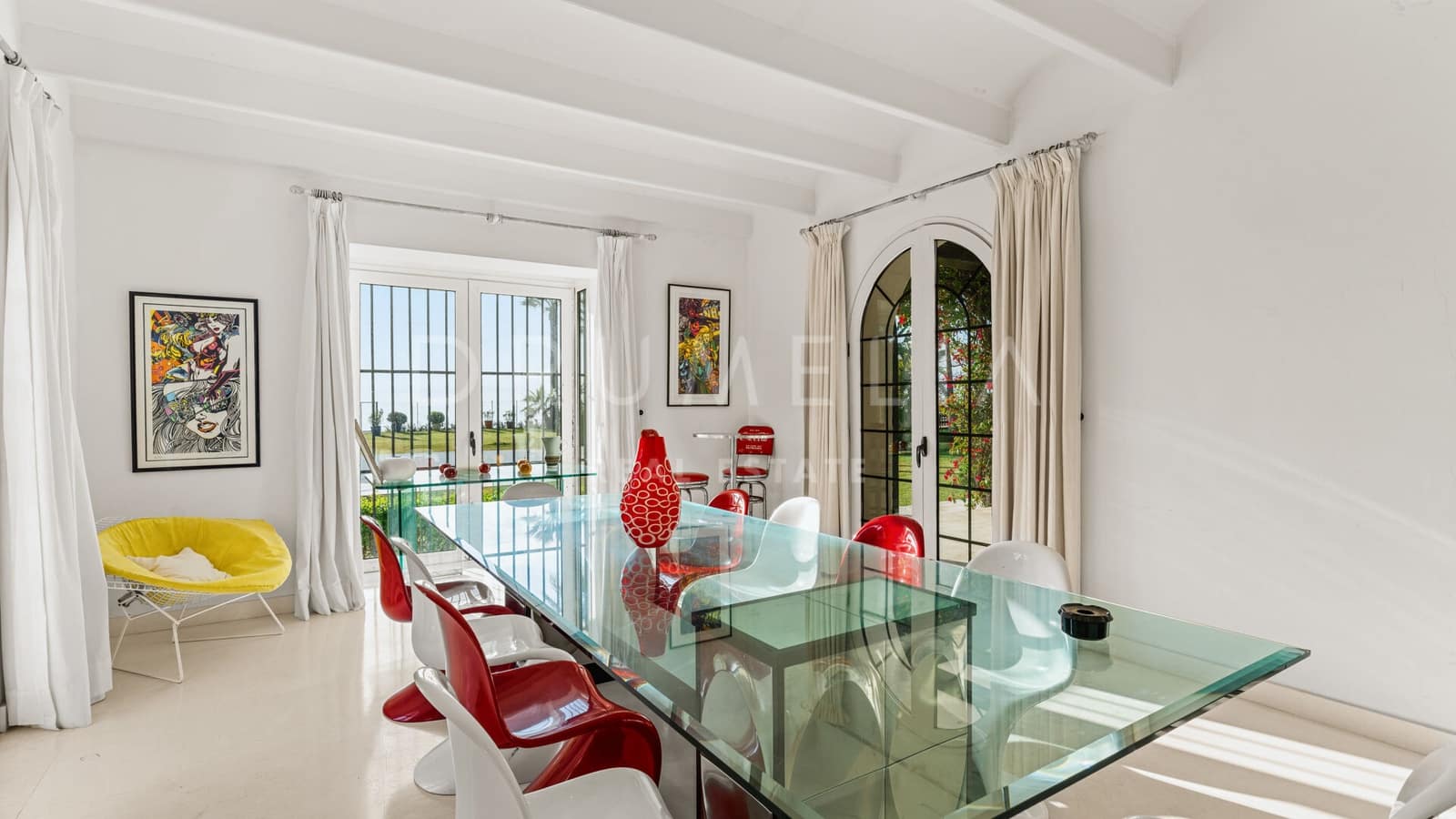 8 soverom Villa til salgs i New Golden Mile med svømmebasseng garasje - € 11 900 000 (Ref: 9217242)