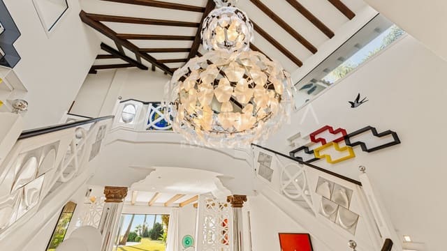 Chalet de 8 habitaciones en Paraiso - Barronal, Estepona en venta con piscina garaje - 11.900.000 € (Ref: 9217242)