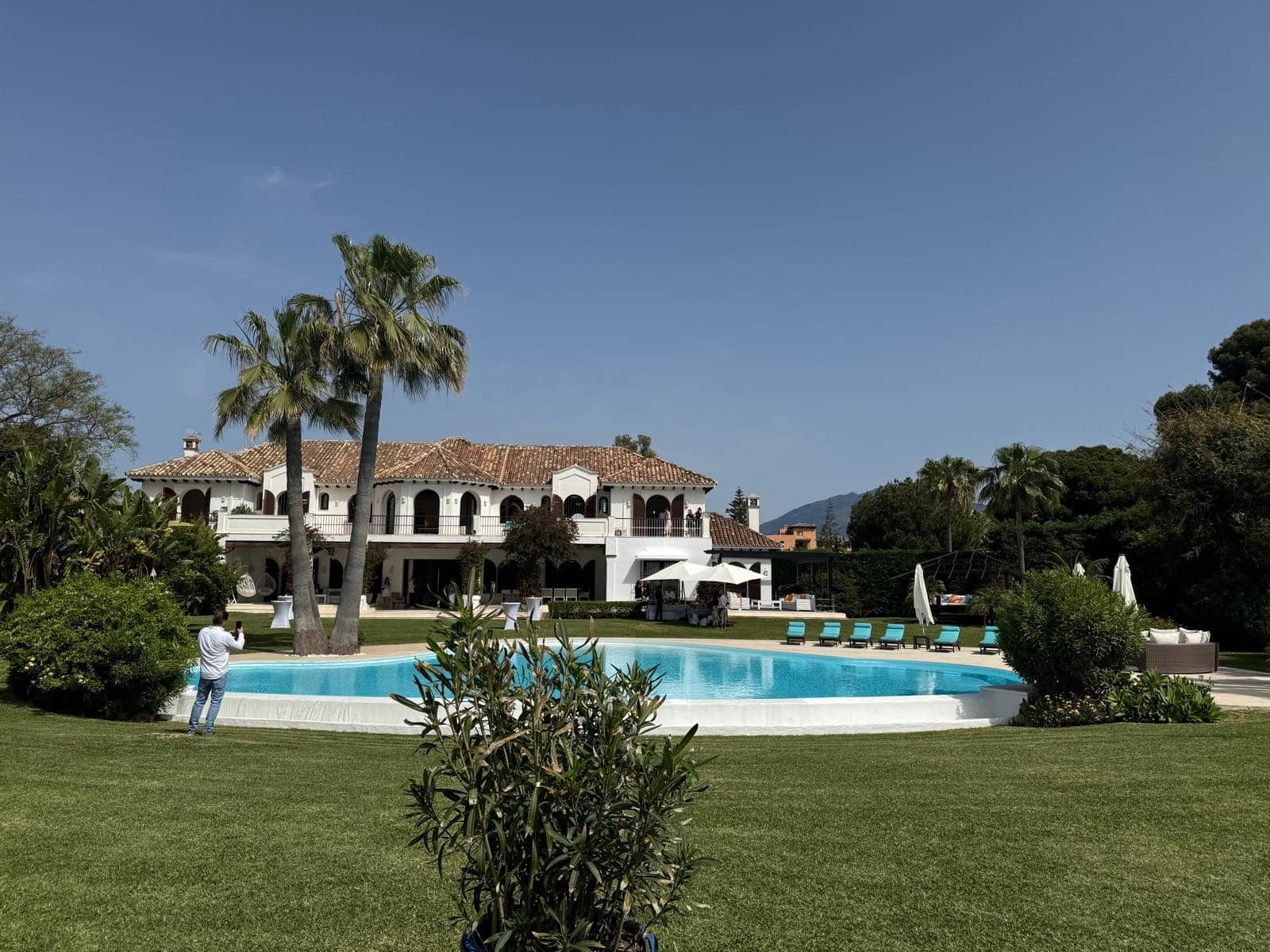 8 soverom Villa til salgs i New Golden Mile med svømmebasseng garasje - € 11 900 000 (Ref: 9217242)