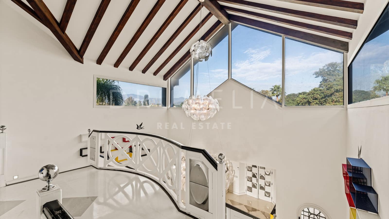 8 soverom Villa til salgs i New Golden Mile med svømmebasseng garasje - € 11 900 000 (Ref: 9217242)