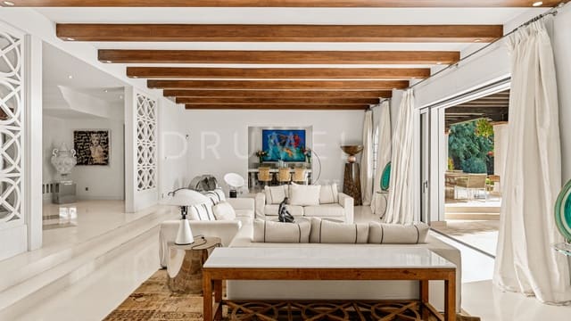 Chalet de 8 habitaciones en Paraiso - Barronal, Estepona en venta con piscina garaje - 11.900.000 € (Ref: 9217242)