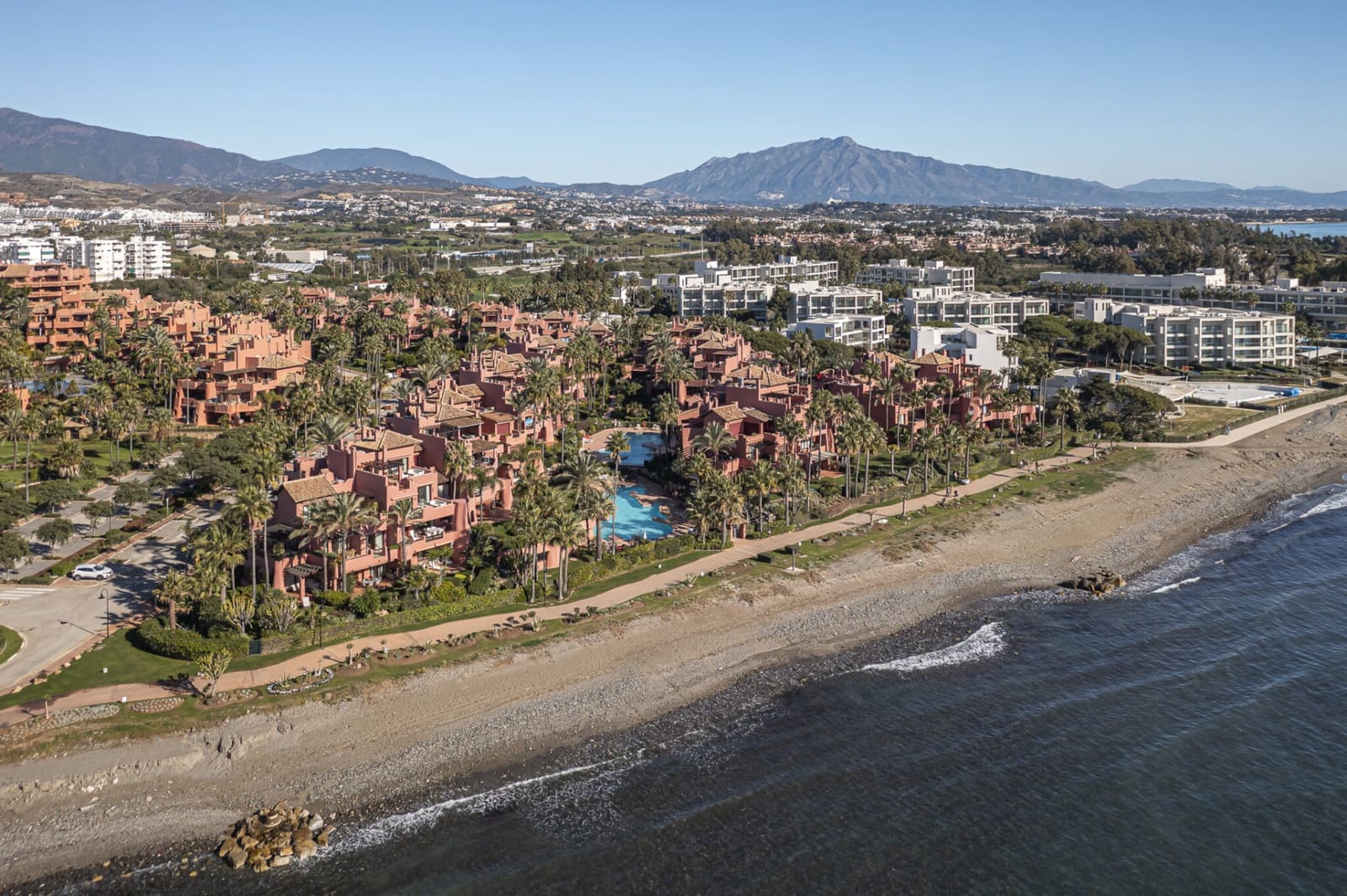 3 sypialnia Apartament na sprzedaż w Estepona z basenem garażem - 2 350 000 € (Ref: 9217245)