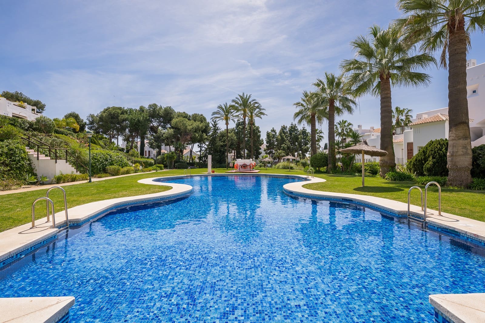 3 bedroom Apartment for sale in Marbella with pool garage - € 2,450,000 (Ref: 9217246)