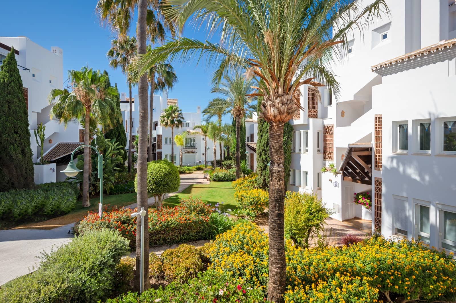 3 bedroom Apartment for sale in Marbella with pool garage - € 2,450,000 (Ref: 9217246)