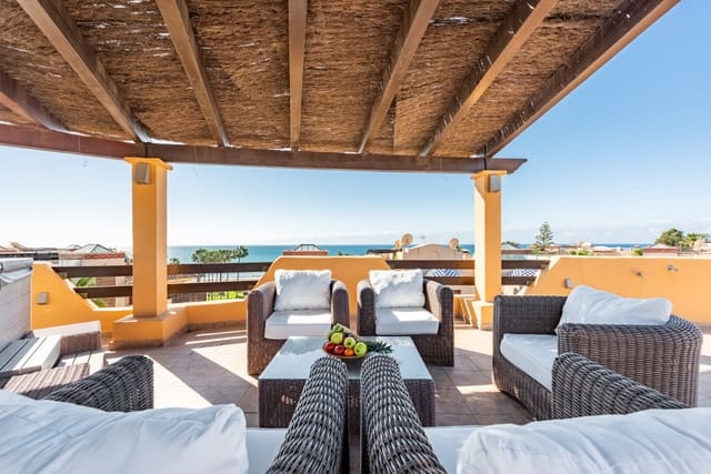 3 soverom Penthouse til salgs i Costalita, Estepona med svømmebasseng garasje - € 1 149 000 (Ref: 9217248)