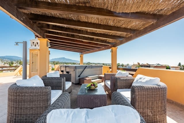 3 chambre Penthouse à vendre à Costalita, Estepona avec piscine garage - 1 149 000 € (Ref: 9217248)