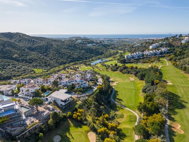 Terrain à Bâtir à vendre à La Quinta, Benahavís - 1 695 000 € (Ref: 9217253)