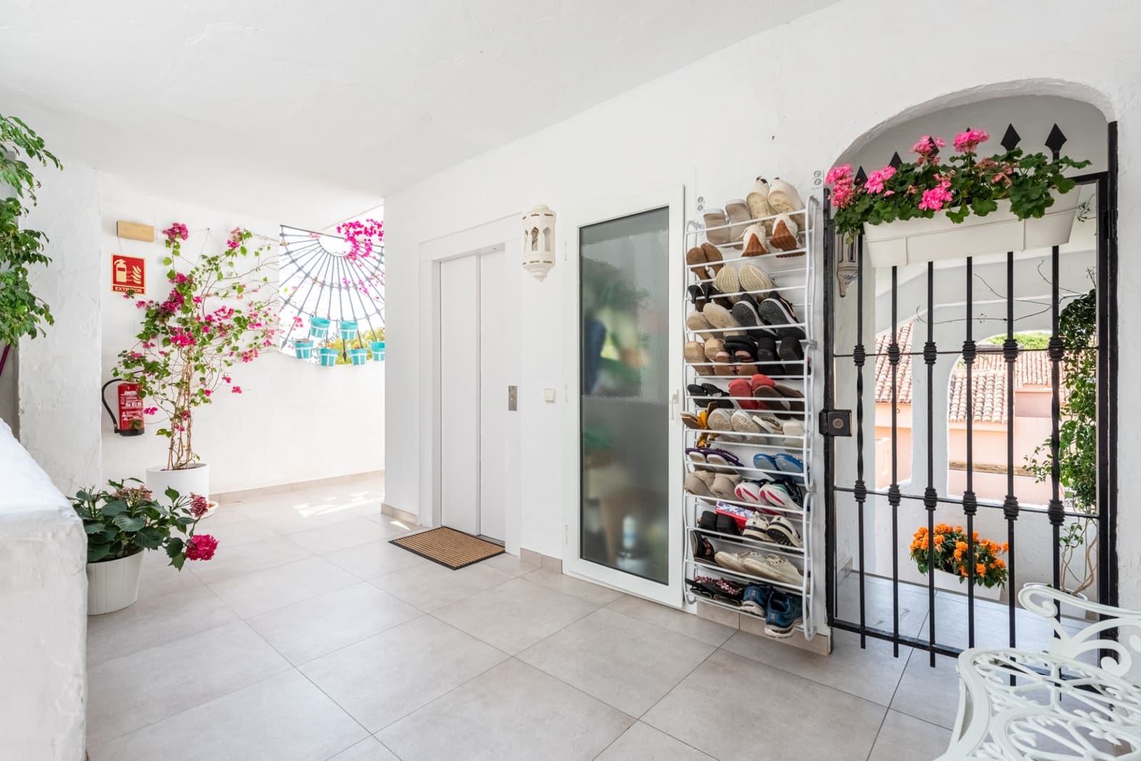 2 bedroom Penthouse for sale in Marbella with pool garage - € 1,825,000 (Ref: 9217256)