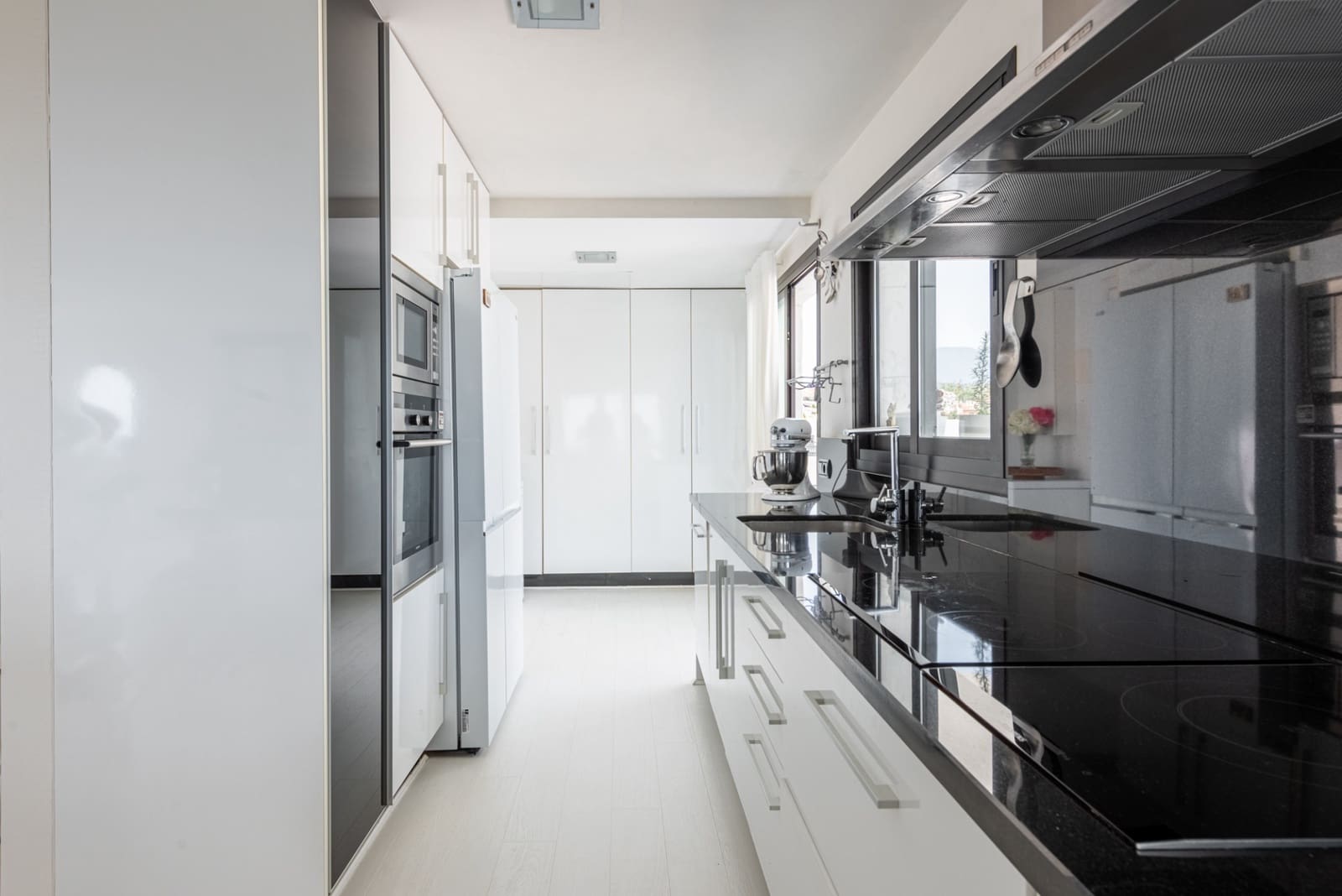 2 soveværelse Penthouse til salg i Marbella med swimmingpool garage - € 1.790.000 (Ref: 9217256)