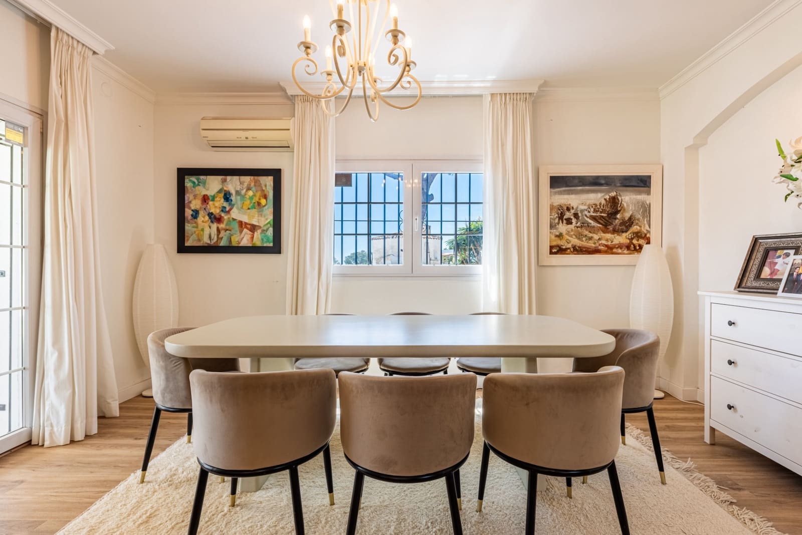 3 makuuhuone Huvila myytävänä paikassa Atalaya-Isdabe mukana uima-altaan 
autotalli - 1 350 000 € (Ref: 9217257)