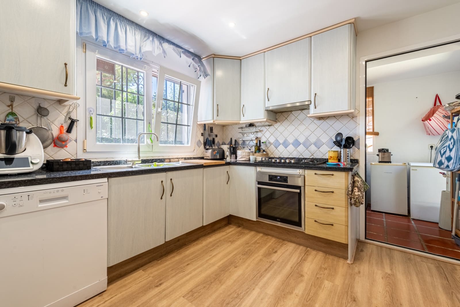 3 makuuhuone Huvila myytävänä paikassa Atalaya-Isdabe mukana uima-altaan 
autotalli - 1 350 000 € (Ref: 9217257)