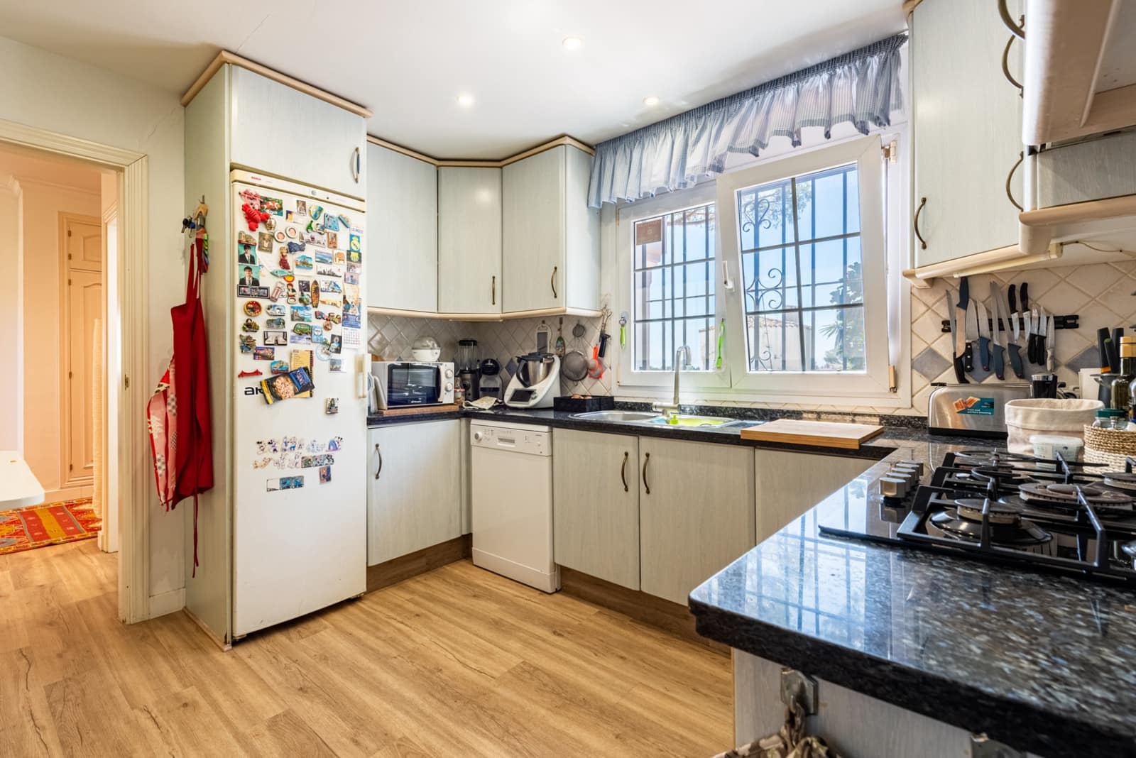 3 makuuhuone Huvila myytävänä paikassa Atalaya-Isdabe mukana uima-altaan 
autotalli - 1 350 000 € (Ref: 9217257)