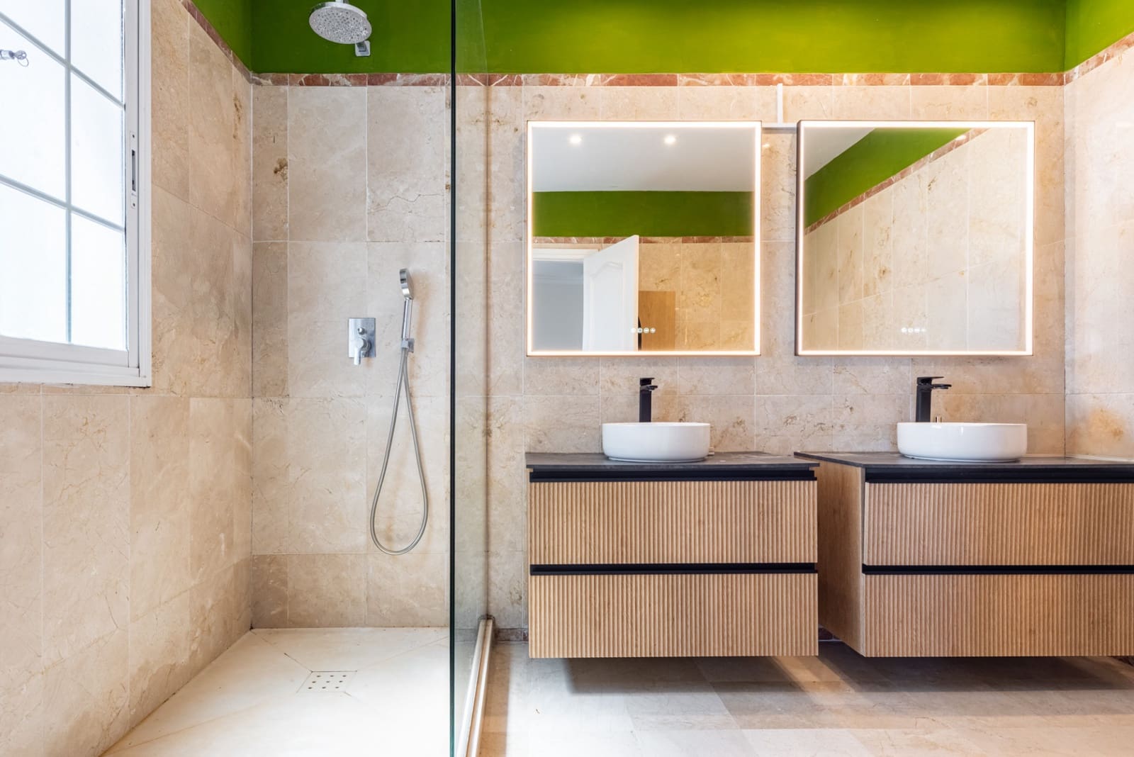 3 makuuhuone Huvila myytävänä paikassa Atalaya-Isdabe mukana uima-altaan 
autotalli - 1 350 000 € (Ref: 9217257)