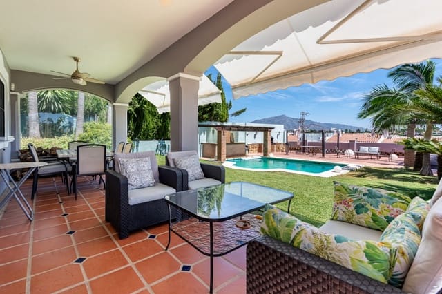 3 soverom Villa til salgs i Atalaya-Isdabe, Estepona med svømmebasseng garasje - € 1 350 000 (Ref: 9217257)