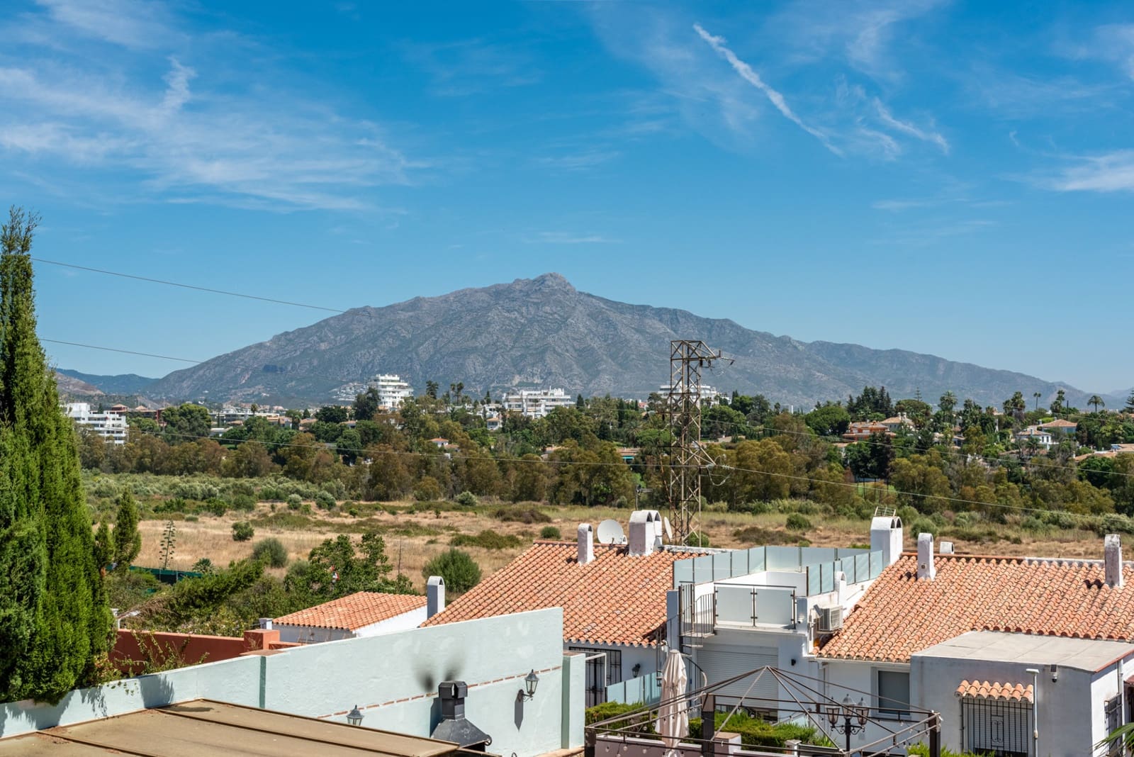 3 makuuhuone Huvila myytävänä paikassa Atalaya-Isdabe mukana uima-altaan 
autotalli - 1 350 000 € (Ref: 9217257)