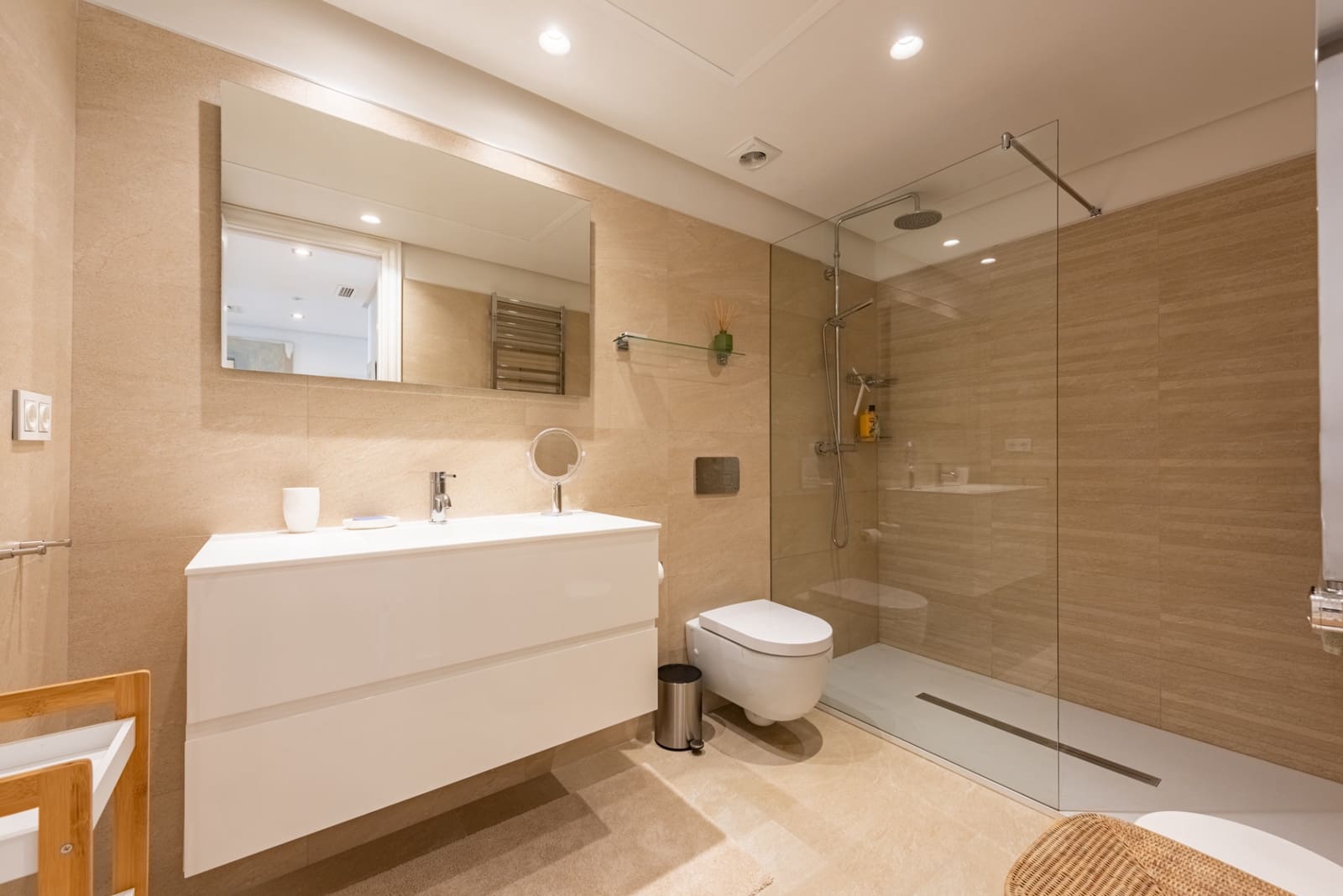 2 Zimmer Apartment zu verkaufen in Estepona mit Pool Garage - 1.250.000 € (Ref: 9217259)