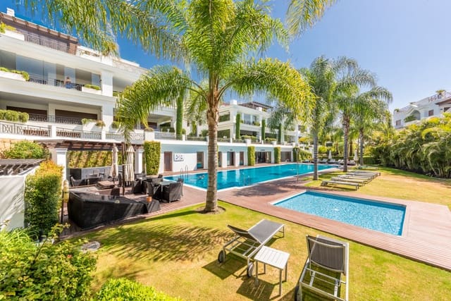 2 bedroom Apartment for sale in Estepona with pool garage - € 1,250,000 (Ref: 9217259)