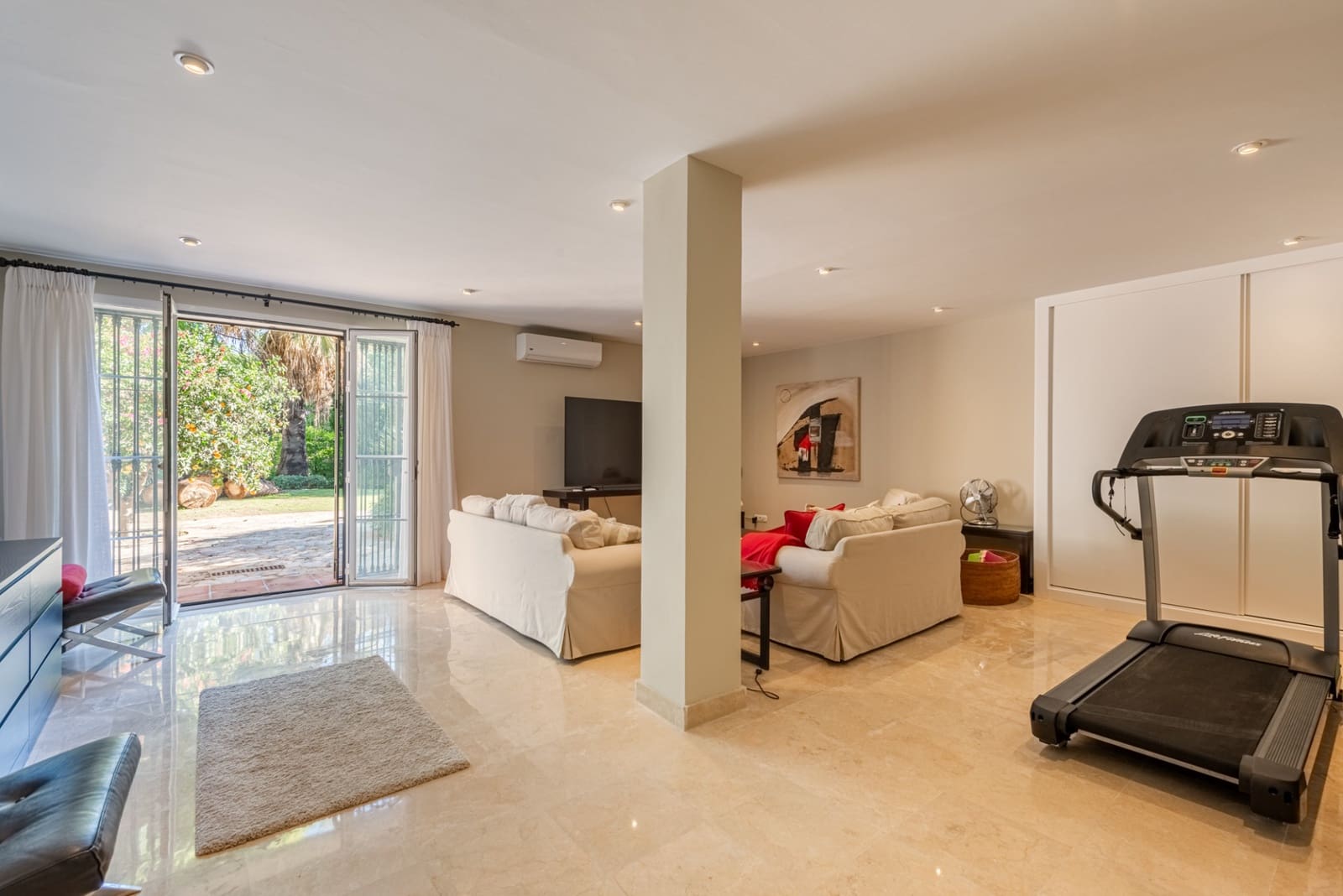 5 sovrum Villa till salu i Benahavis med pool garage - 3 850 000 € (Ref: 9217260)