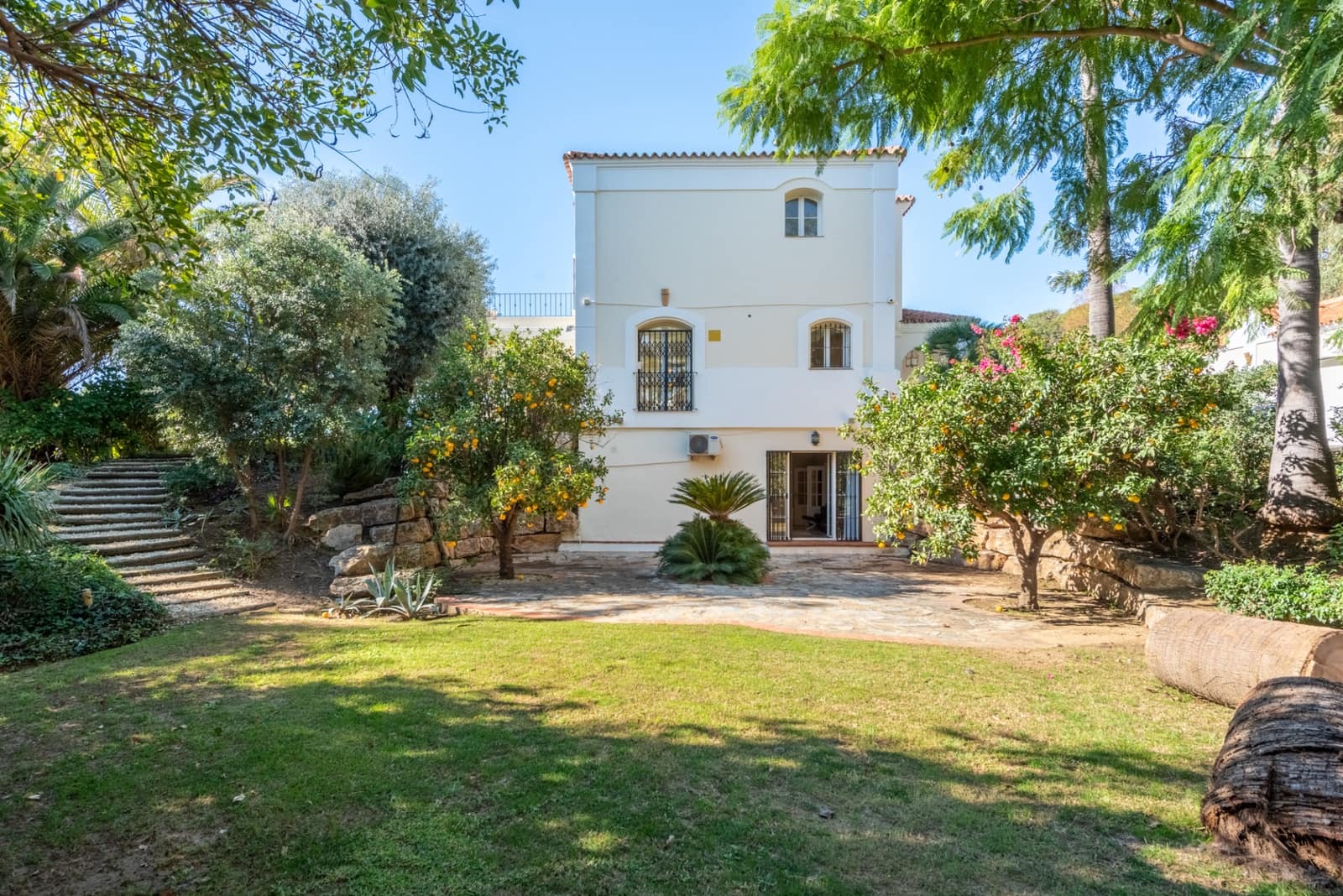 5 sovrum Villa till salu i Benahavis med pool garage - 3 850 000 € (Ref: 9217260)