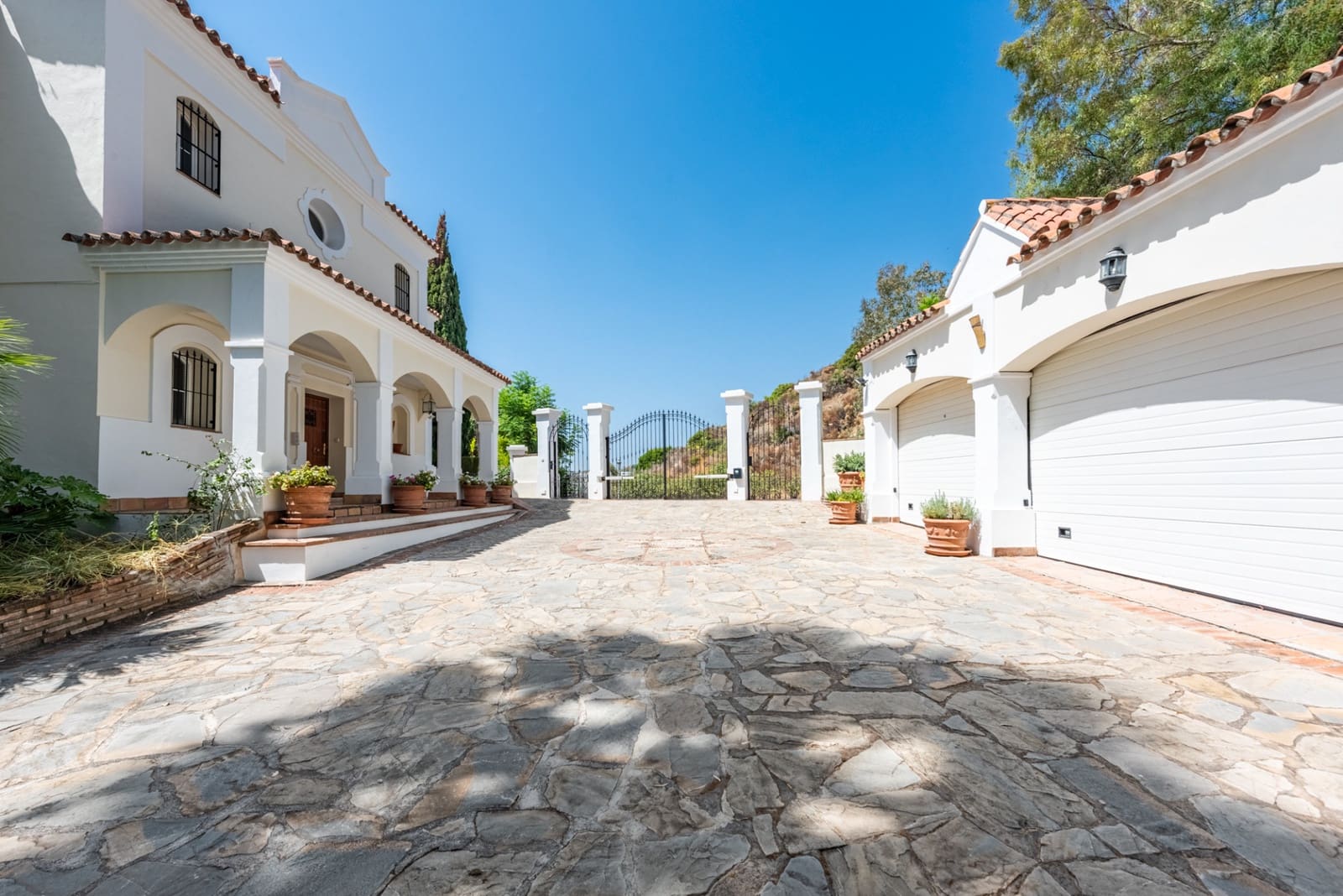 5 sovrum Villa till salu i Benahavis med pool garage - 3 500 000 € (Ref: 9217260)