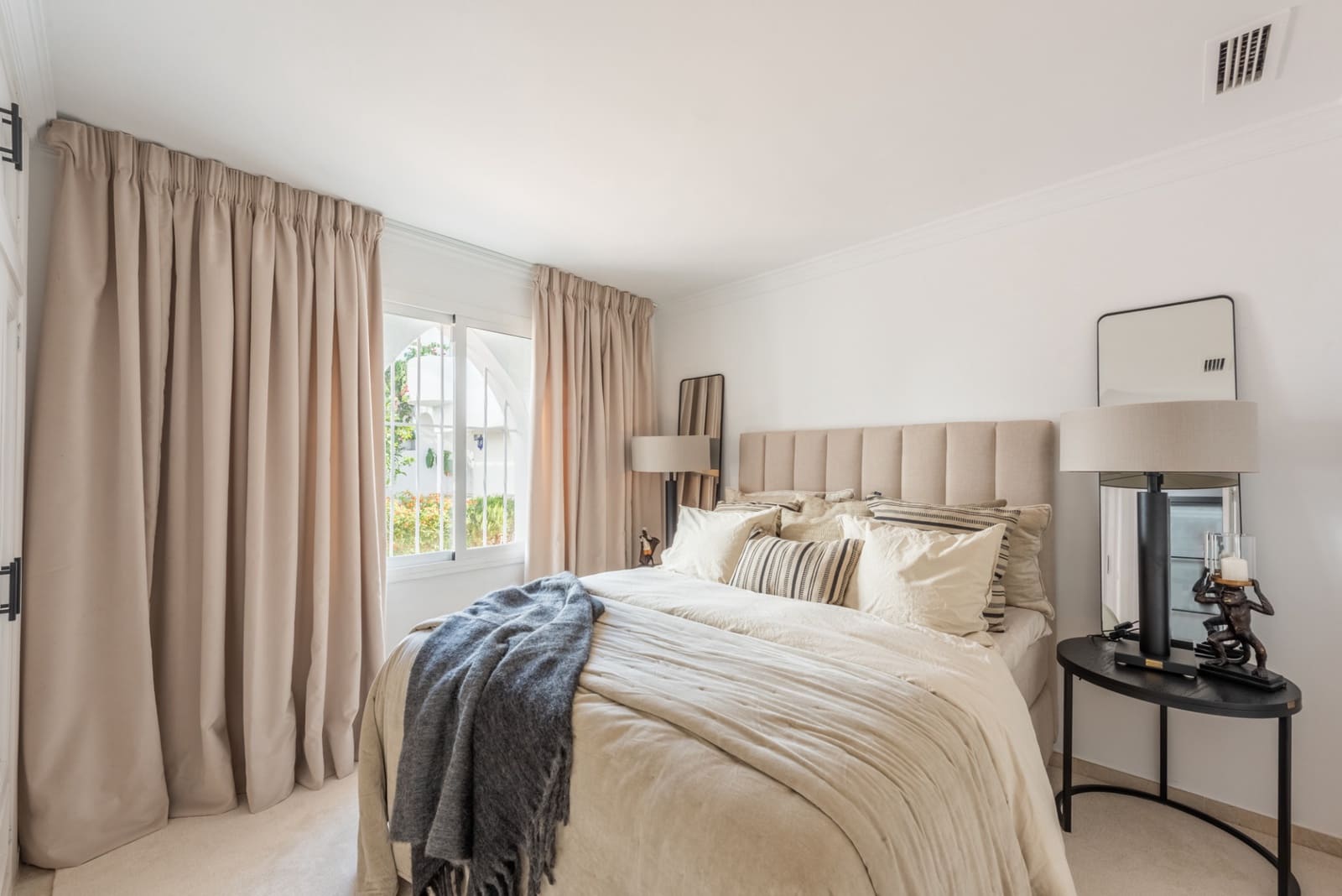 3 bedroom Townhouse for sale in Marbella with pool garage - € 3,500,000 (Ref: 9217261)