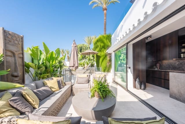 3 bedroom Townhouse for sale in Marbella with pool garage - € 3,500,000 (Ref: 9217261)