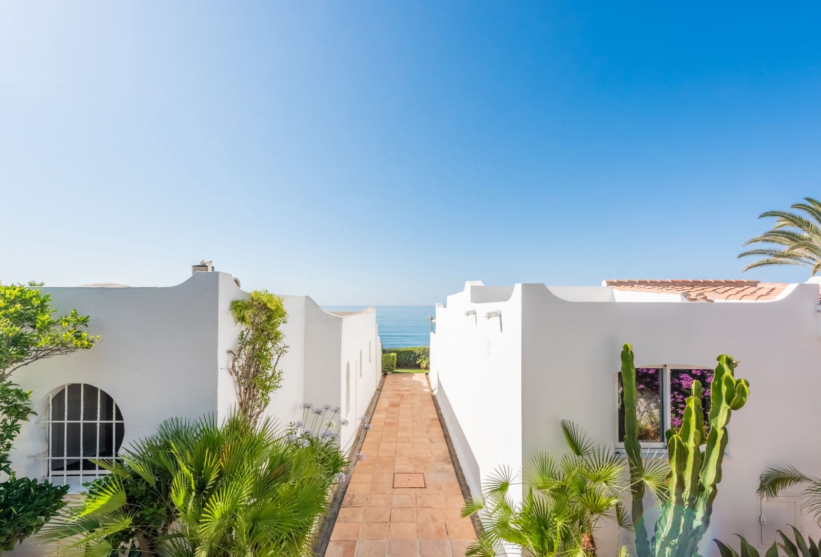 3 bedroom Townhouse for sale in Marbella with pool garage - € 3,500,000 (Ref: 9217261)