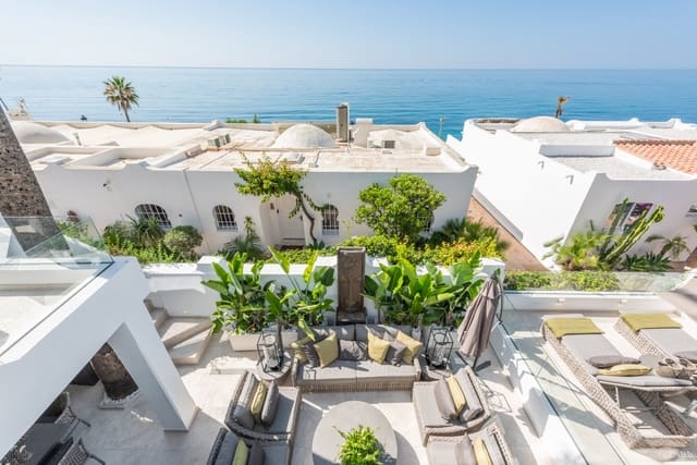 3 bedroom Townhouse for sale in Marbella with pool garage - € 3,500,000 (Ref: 9217261)