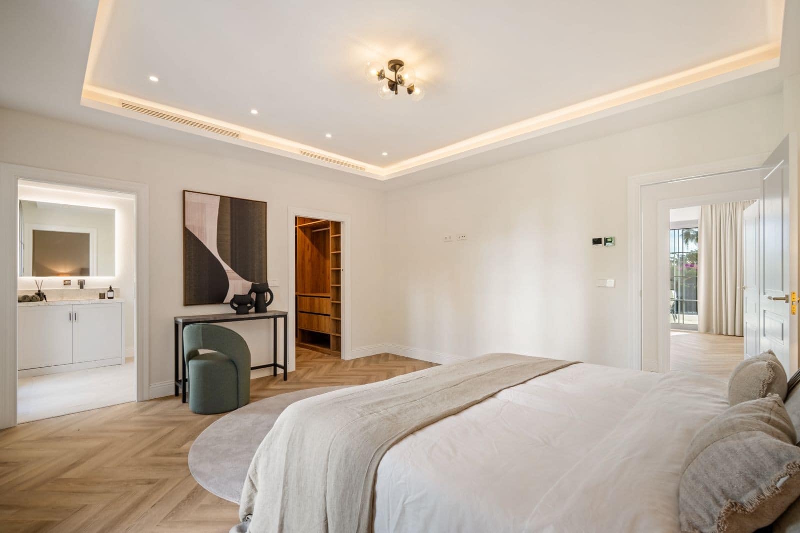 4 bedroom Villa for sale in Los Arqueros with pool garage - € 3,895,000 (Ref: 9217270)