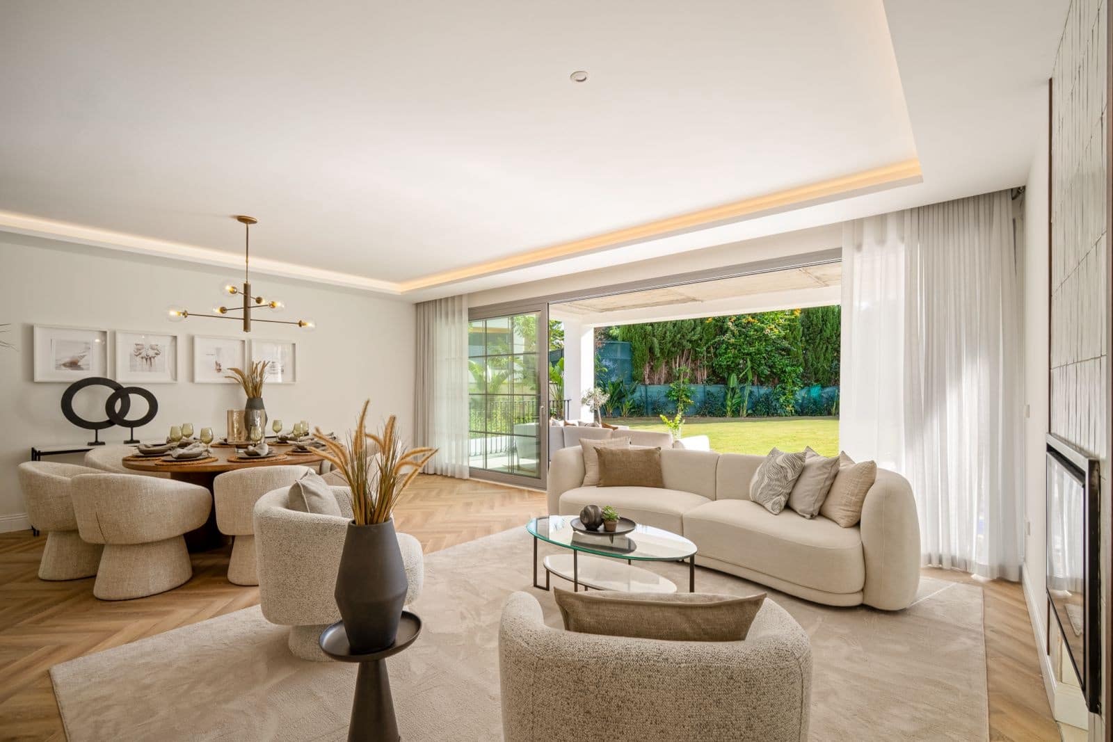 4 bedroom Villa for sale in Los Arqueros with pool garage - € 3,895,000 (Ref: 9217270)