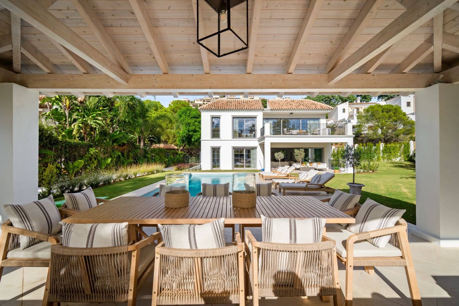 4 bedroom Villa for sale in Los Arqueros with pool garage - € 3,895,000 (Ref: 9217270)