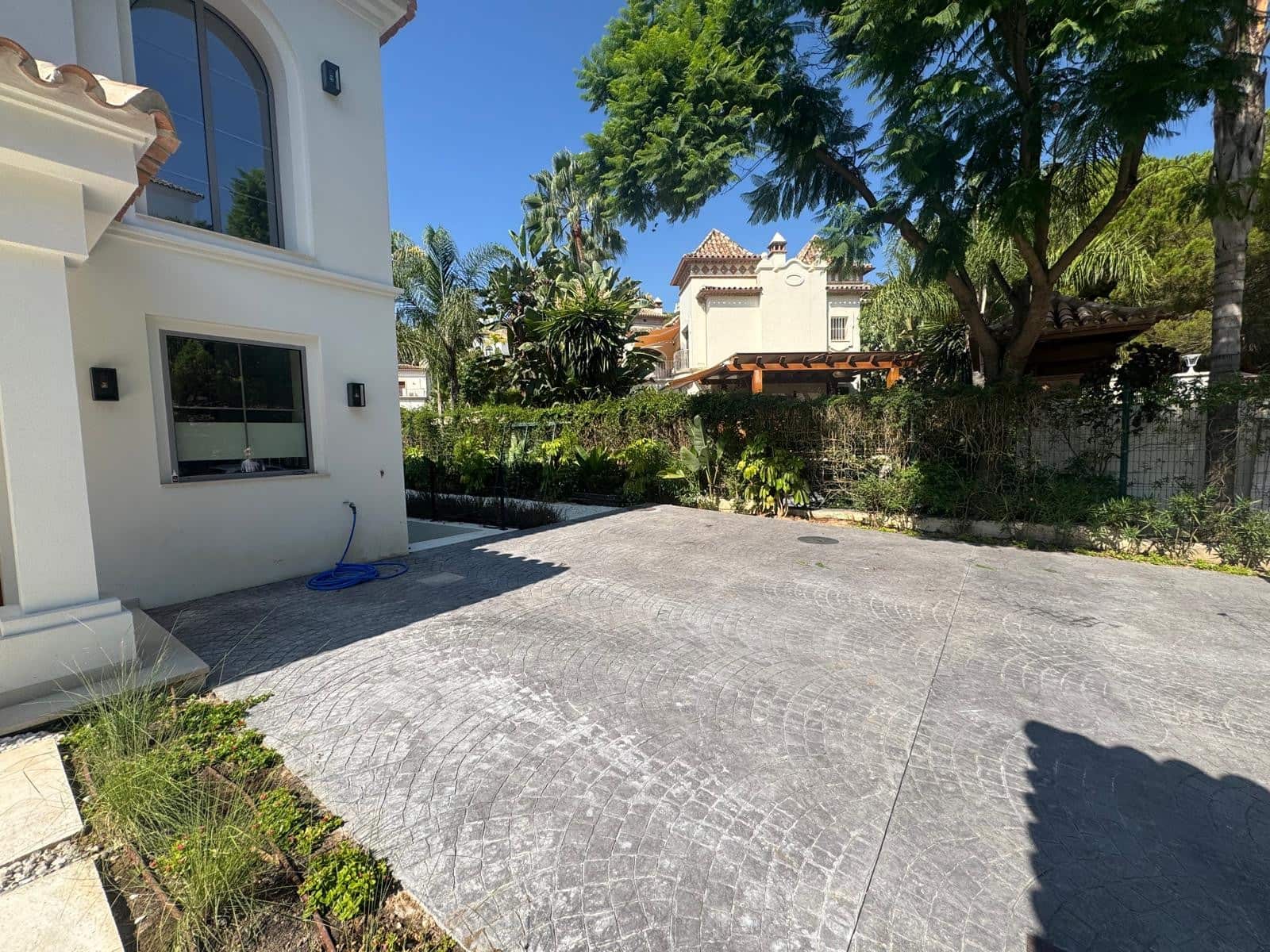 4 bedroom Villa for sale in Los Arqueros with pool garage - € 3,895,000 (Ref: 9217270)