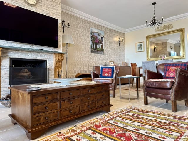 3 soverom Leilighet til salgs i Los Flamingos, Benahavís med svømmebasseng garasje - € 699 000 (Ref: 9219862)