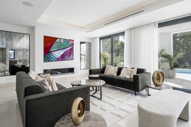 4 soverom Villa til salgs i Nueva Atalaya, Estepona med svømmebasseng garasje - € 1 995 000 (Ref: 9219863)