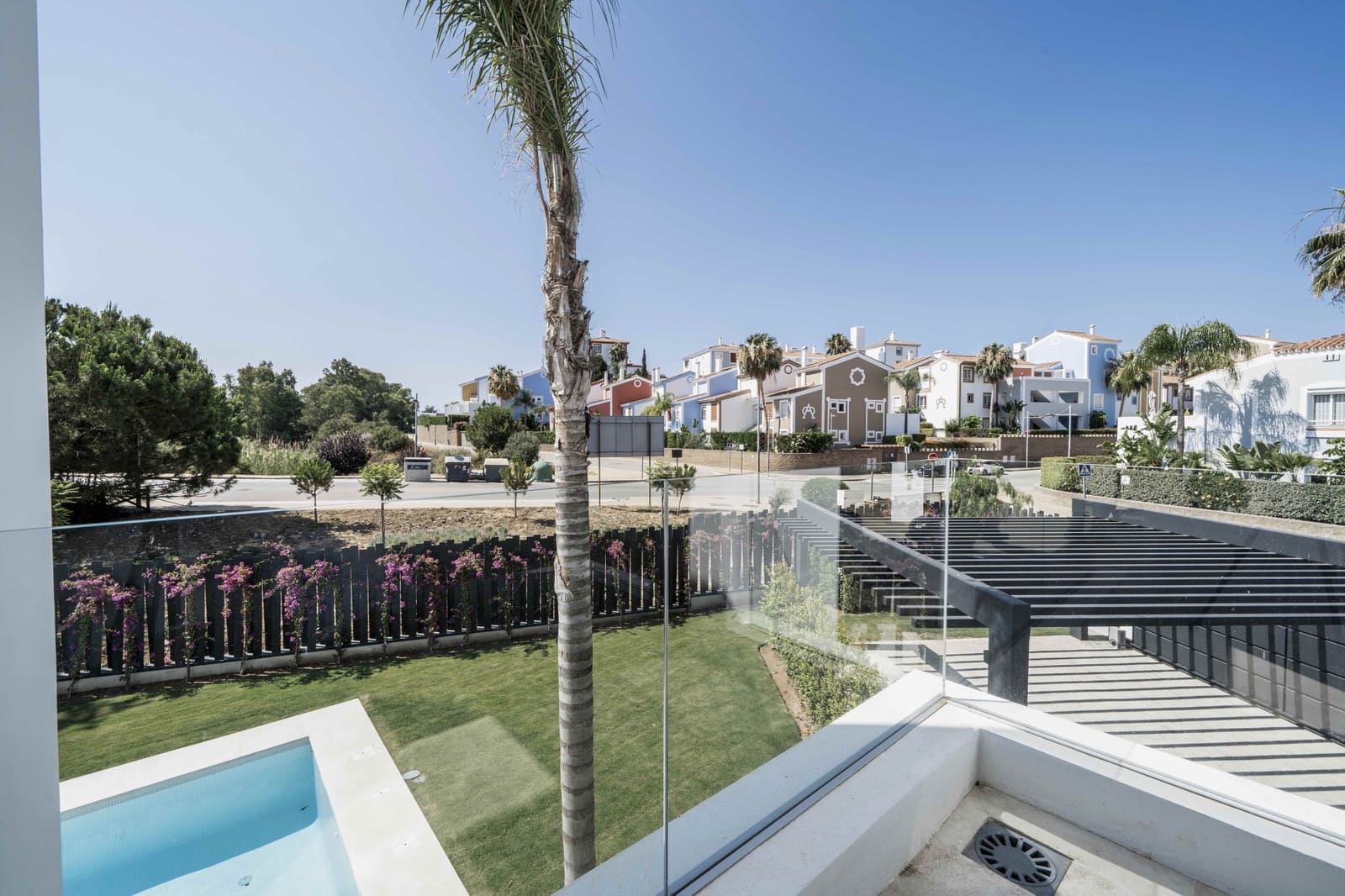 4 soveværelse Villa til salg i Estepona med swimmingpool garage - € 1.995.000 (Ref: 9219863)